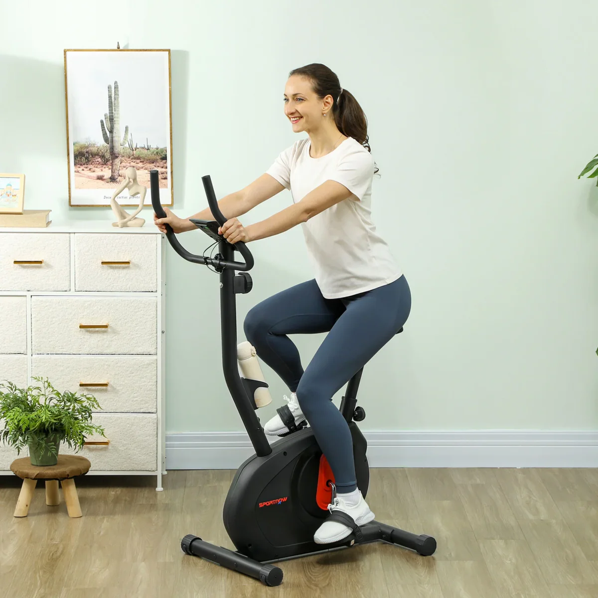 Bicicleta Estática Silenciosa com 8 Níveis de Resistência Magnética Sensor de Frequência Assento Ajustável Ecrã LCD e Suporte para Telemóvel Carga 100 kg 88x50,5x131,5 cm Preto - Image 2